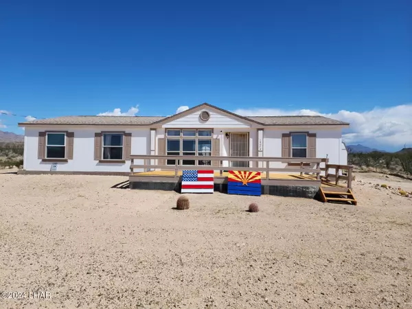 14074 Red Lake Rd, Yucca, AZ 86438