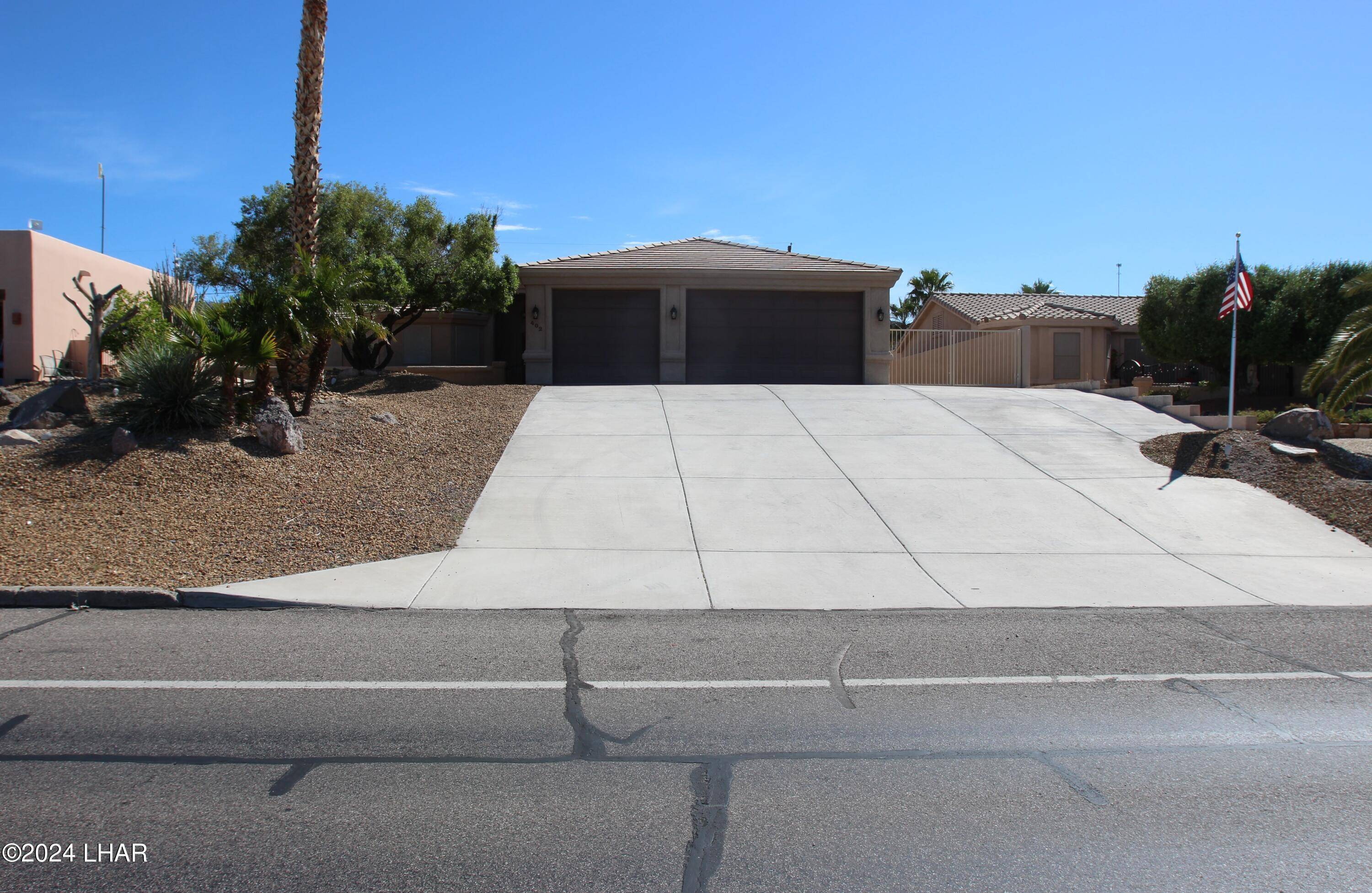 402 Mcculloch Blvd S, Lake Havasu City, AZ 86406