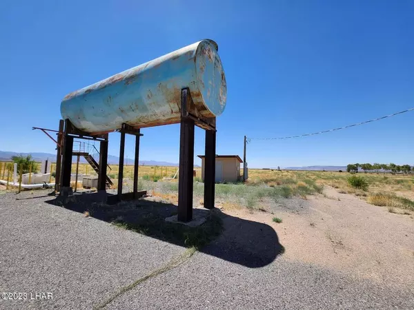 4740 W Quartzite Dr,  Golden Valley,  AZ 86413