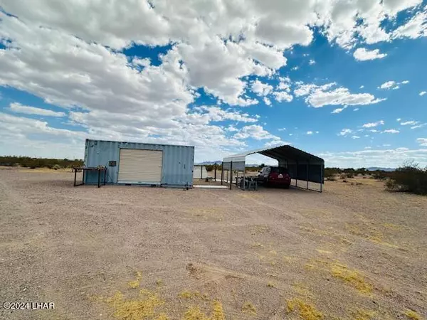 Bouse, AZ 85325,29383 Beer Barrel Ln