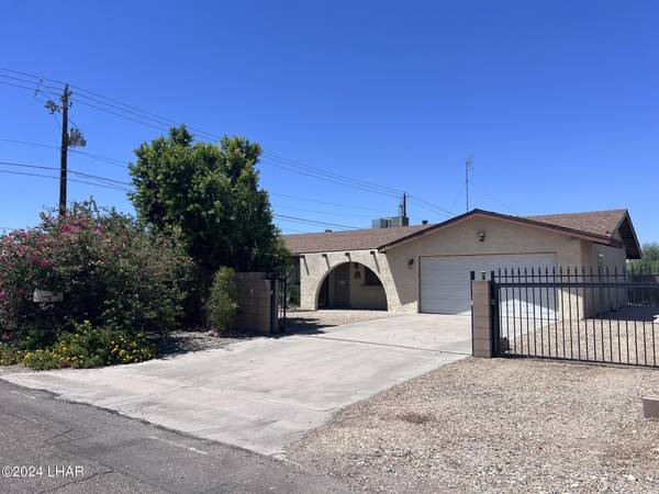 1697 Diamond Dr, Lake Havasu City, AZ 86403