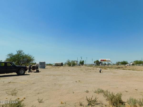 44027 Main St, Bouse, AZ 85325