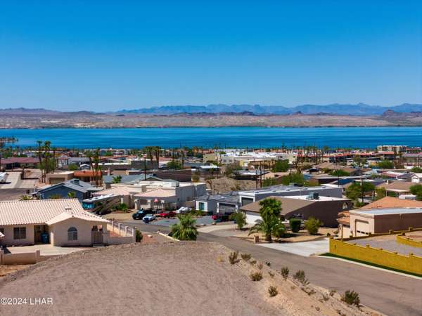 340 Pascaul Ln, Lake Havasu City, AZ 86403