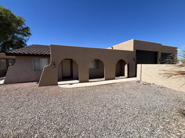 911 Scout Dr, Lake Havasu City, AZ 86406