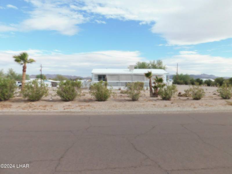 455 N Emelia Ave, Quartzsite, AZ 85346