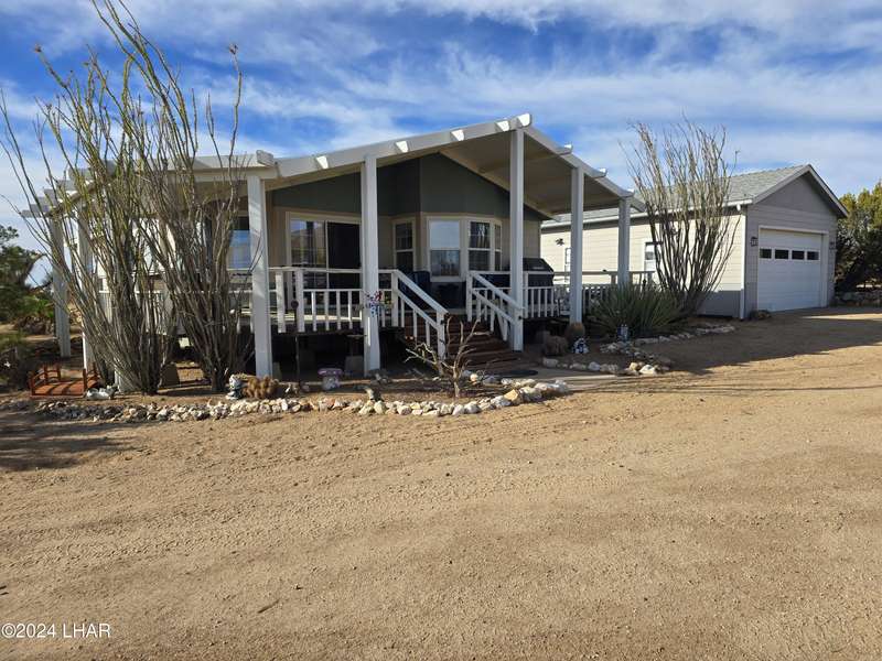 19688 S Diamondback Rd, Yucca, AZ 86438