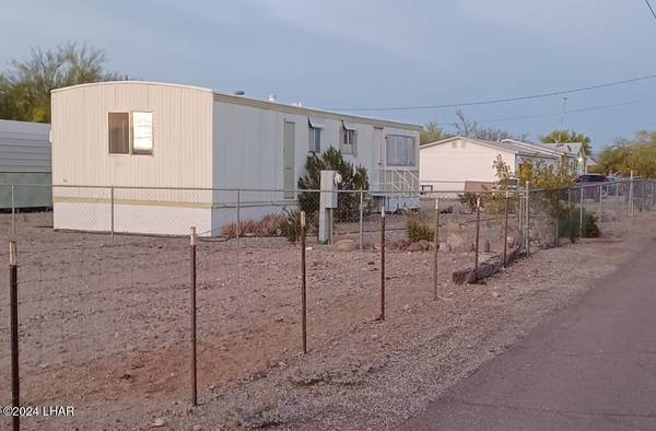 380 E Sunrise St, Quartzsite, AZ 85346