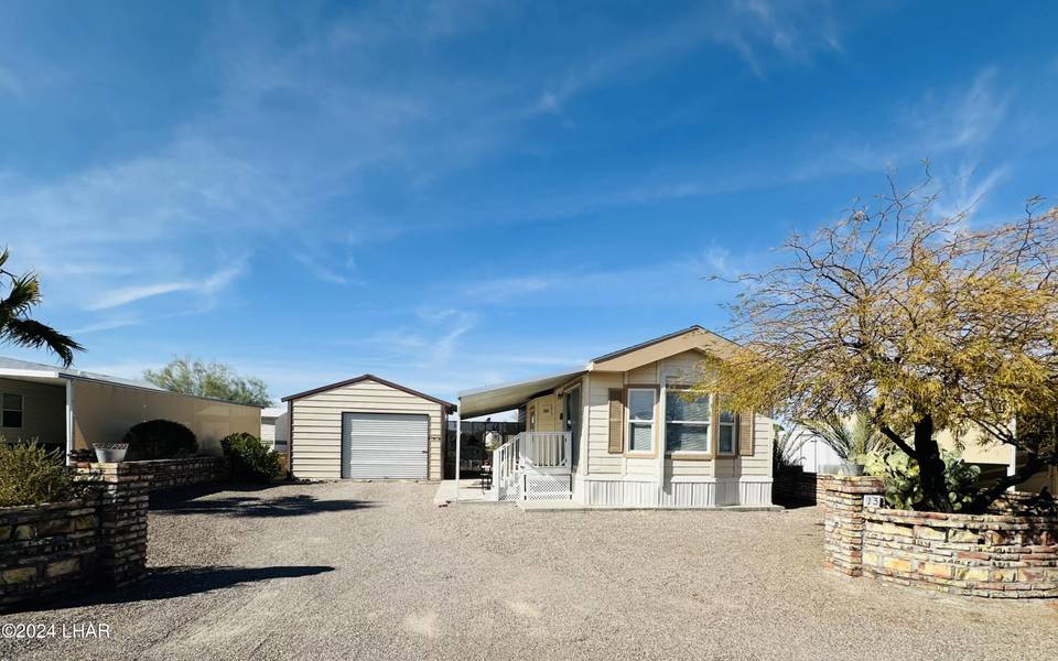 200 N Moon Mountain Ave #13, Quartzsite, AZ 85346