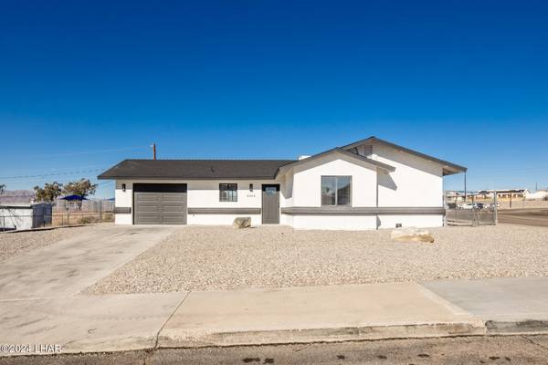 2205 Charing Cross Dr, Lake Havasu City, AZ 86404