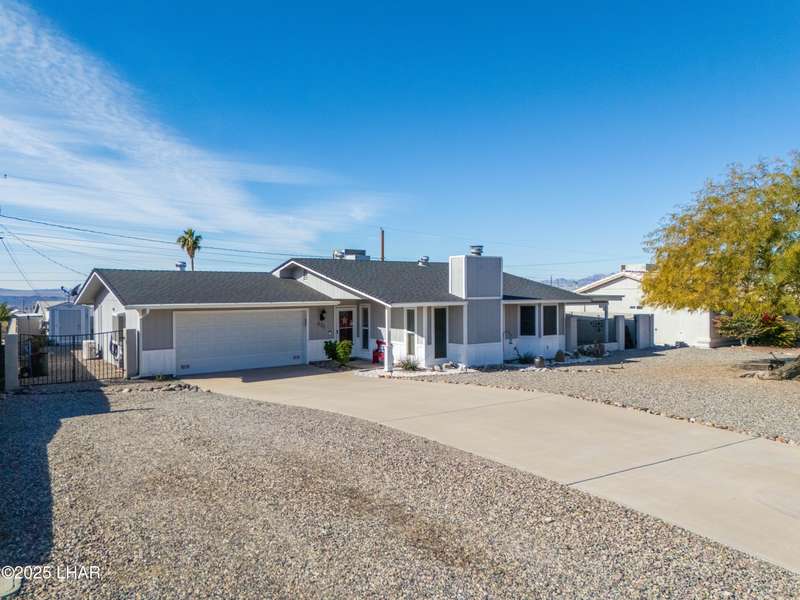 631 Aquamarine Dr, Lake Havasu City, AZ 86406