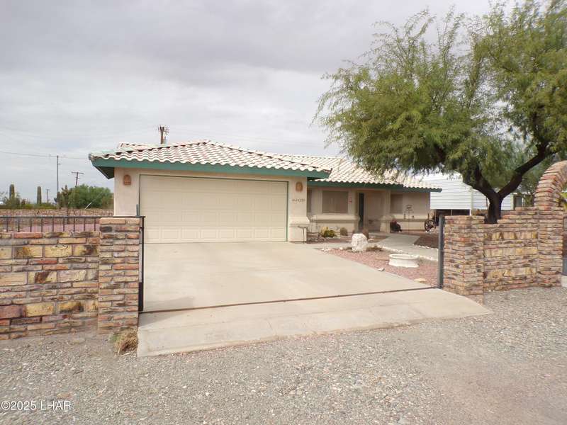 44235 Olive St, Bouse, AZ 85325