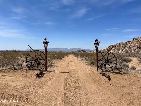 Yucca, AZ 86438,15721 S Roy Rogers Rd