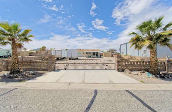 49658 Topaz Ave, Quartzsite, AZ 85346