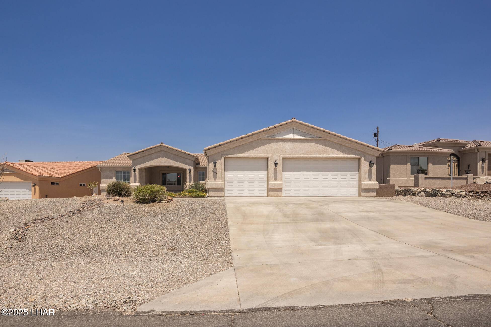 2545 Avalon Ln, Lake Havasu City, AZ 86404