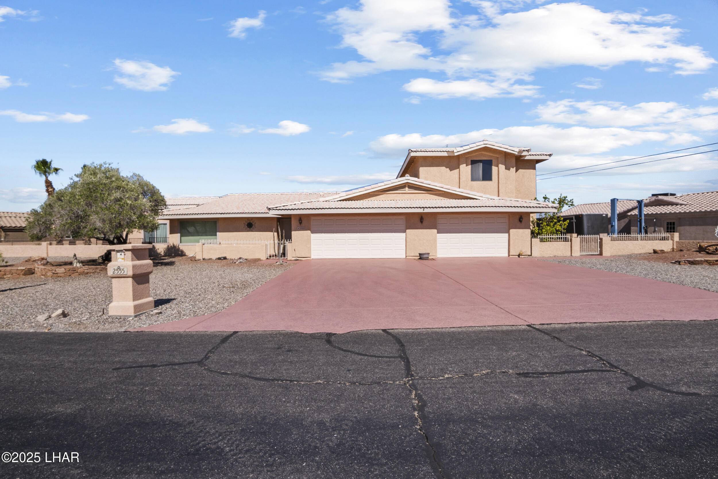 2555 Avocado Ln, Lake Havasu City, AZ 86406