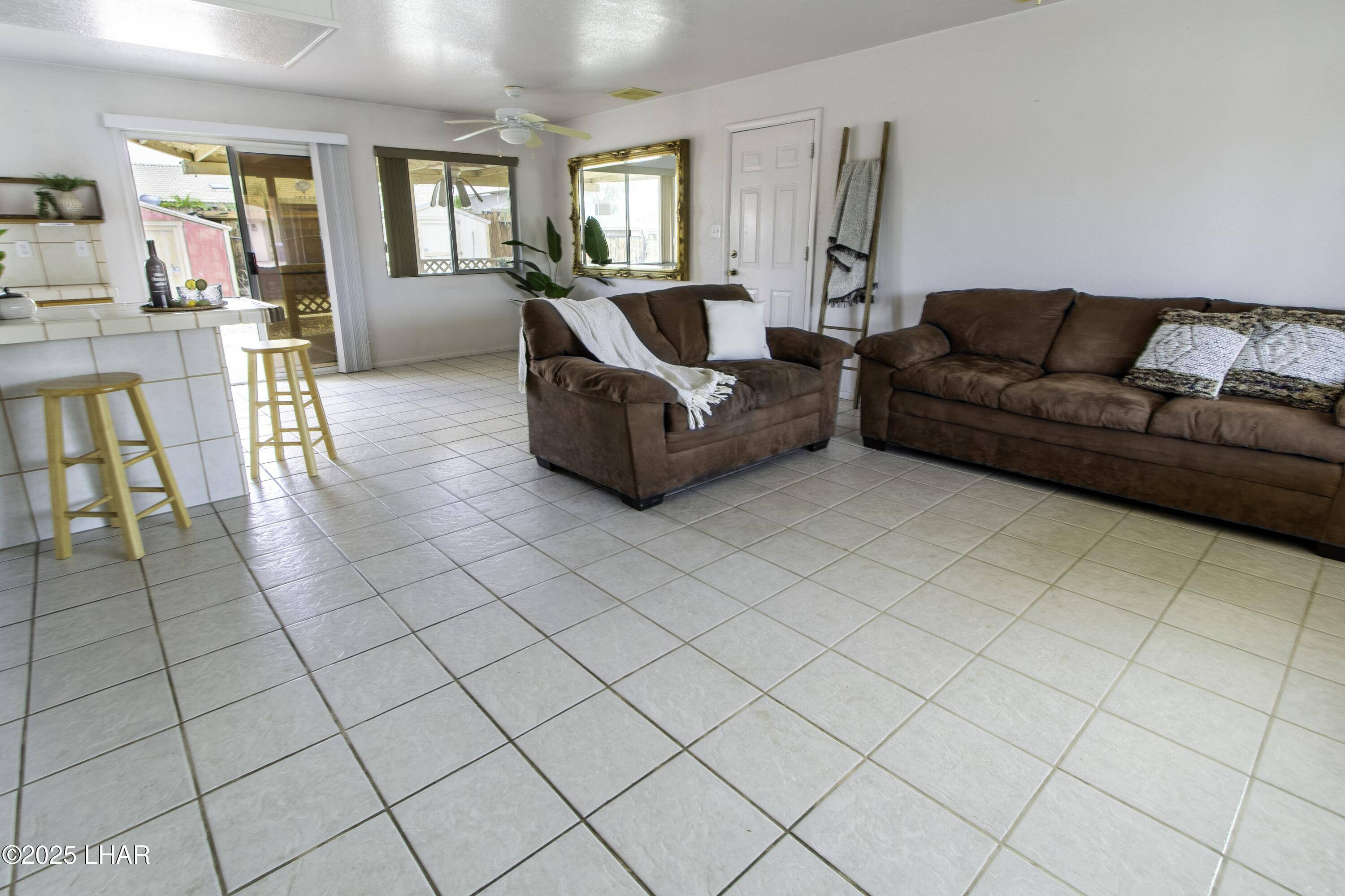 825 Manor Dr, Lake Havasu City, AZ 86403