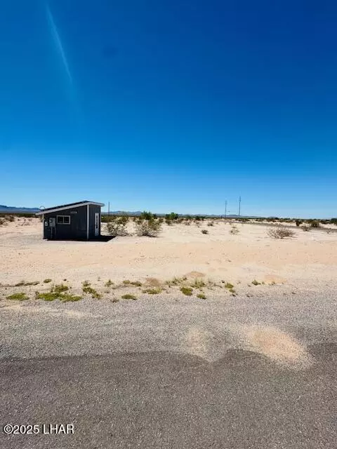 Bouse, AZ 85325,33358 Horizon WAY