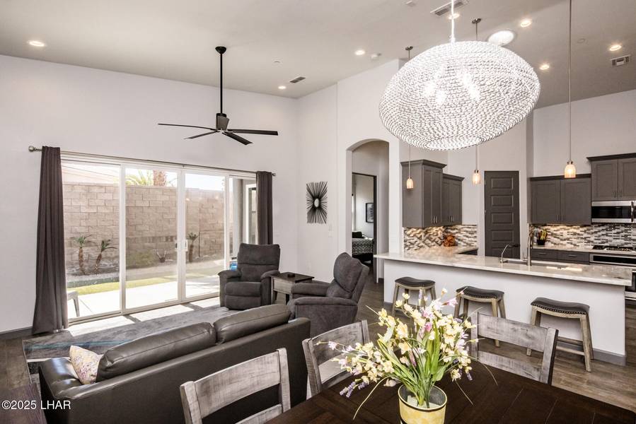 643 Grand Island Dr, Lake Havasu City, AZ 86403