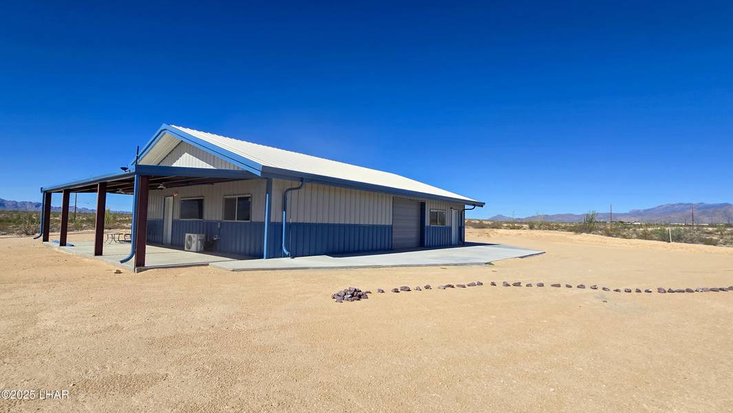 4302 W Speedway Rd, Yucca, AZ 86438