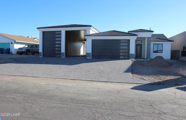 3780 Hiawatha Dr, Lake Havasu City, AZ 86404