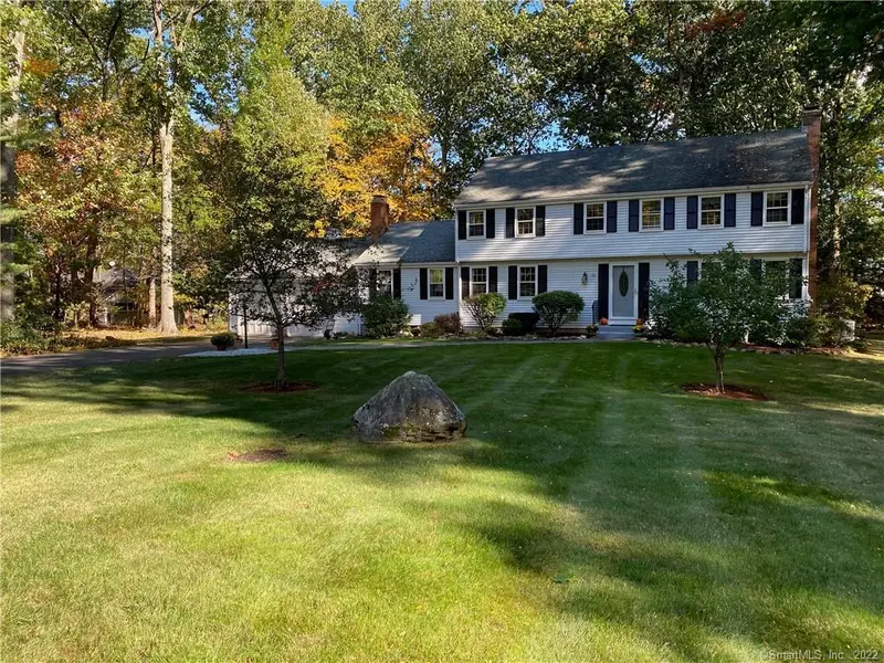 10 Highwood Circle, Avon, CT 06001