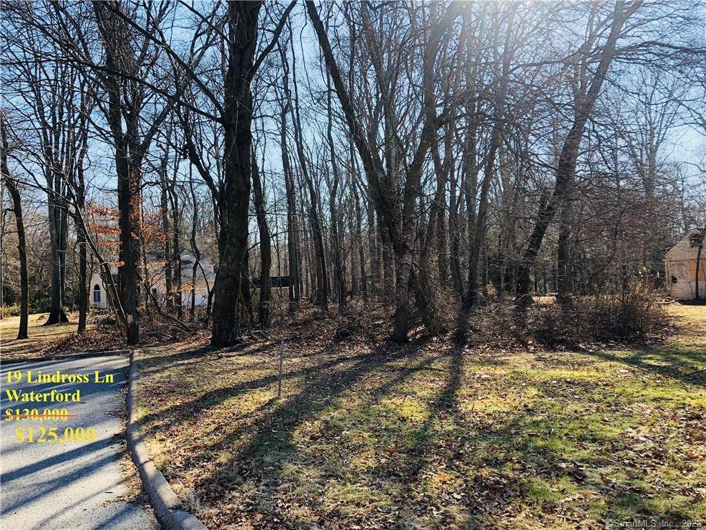 19 Lindross Lane, Waterford, CT 06385