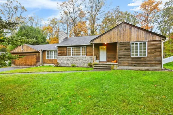 17 Lantern Hill Road, Trumbull, CT 06611