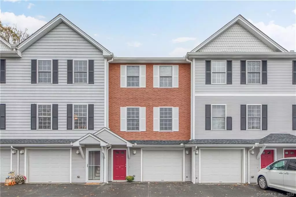 Wallingford, CT 06492,2 Bull Avenue #4