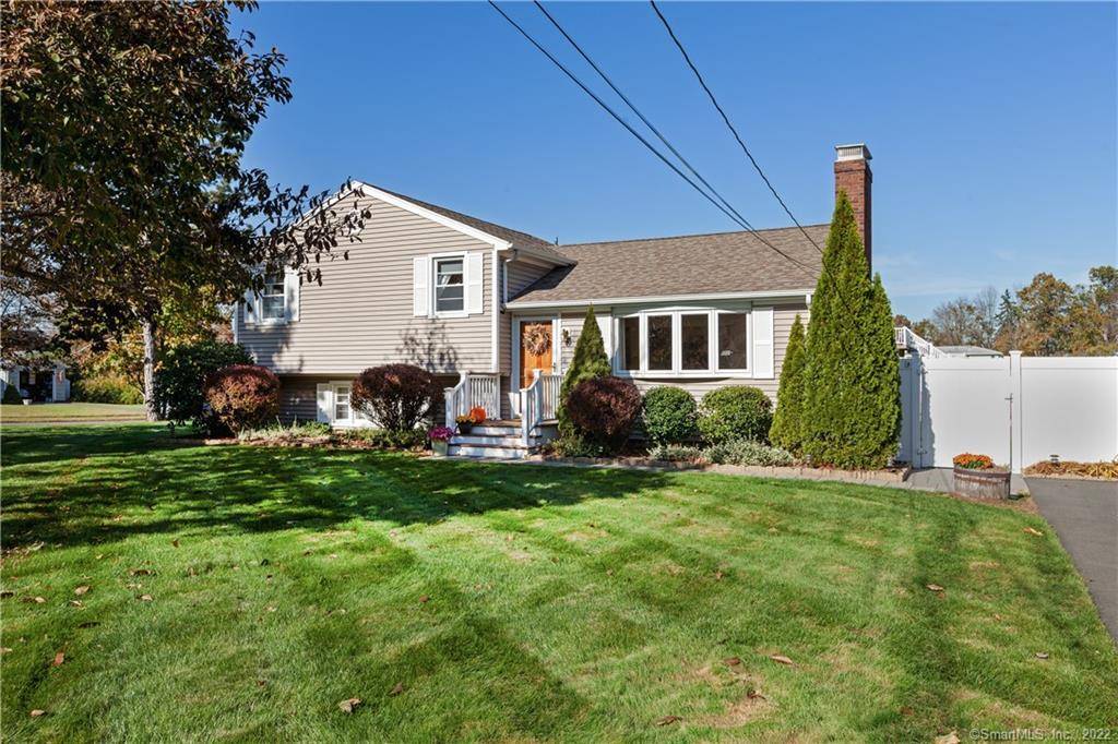 33 Peters Lane, North Haven, CT 06473