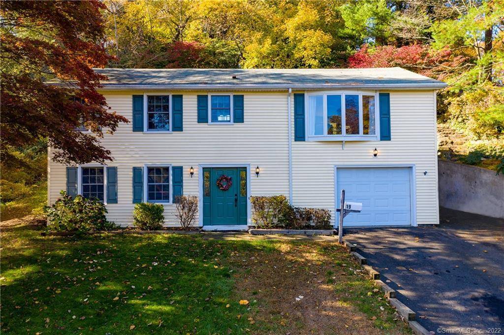 19 Woodlawn Avenue, Norwalk, CT 06854