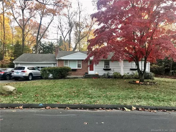 2 Creeping Hemlock Drive, Norwalk, CT 06851