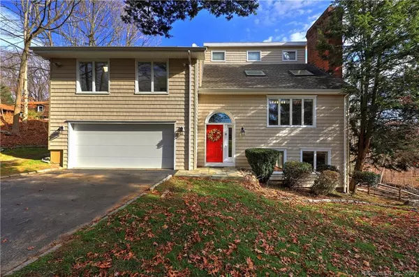 60 Teller Road, Trumbull, CT 06611