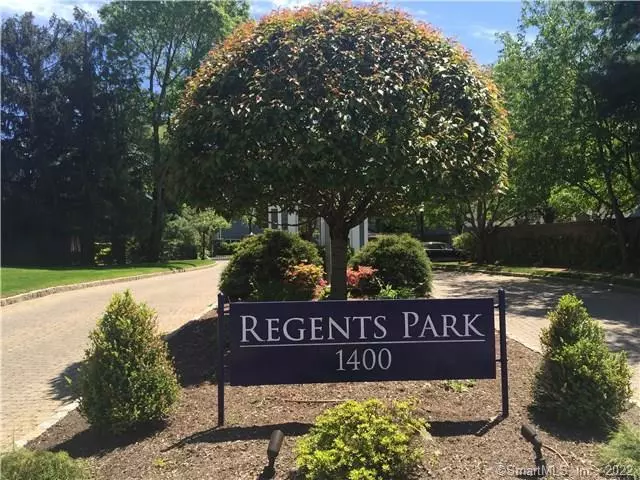 Westport, CT 06880,61 Regents Park #61