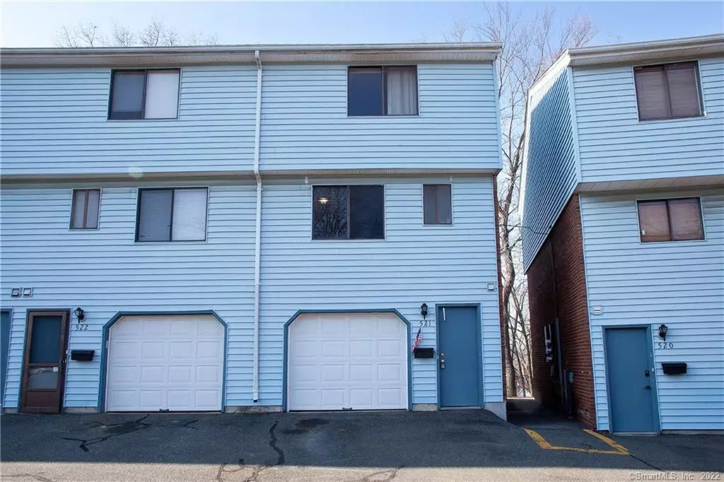 Meriden, CT 06450,521 Blackstone Village #521