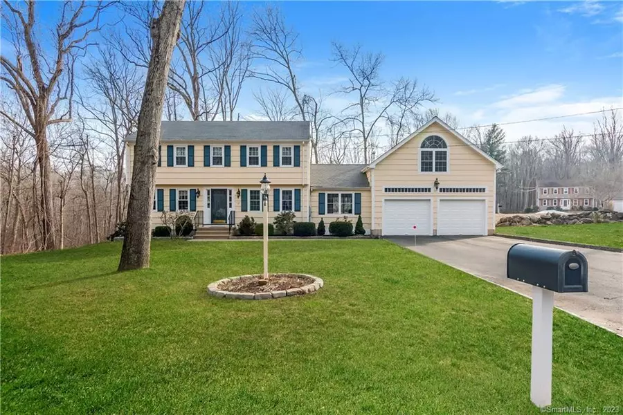 12 Heritage Circle, Clinton, CT 06413