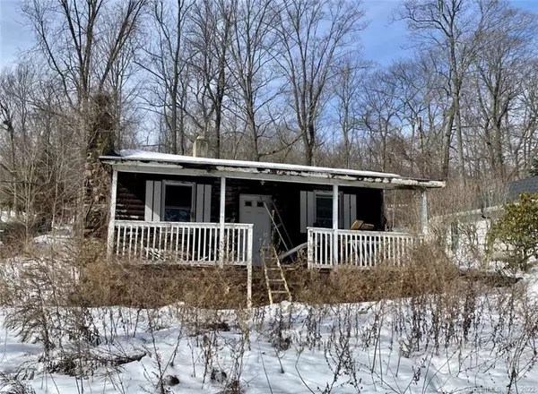 21 Mattabeseck Road, Middlefield, CT 06455