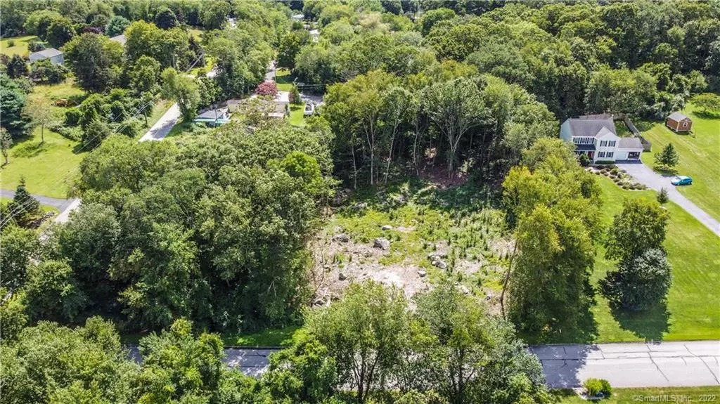 1 Tuckers Run, Ledyard, CT 06339