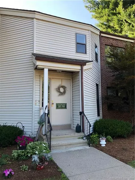 106 Wellington Drive #106, Farmington, CT 06032