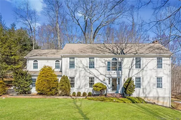 29 Prospect Court, Woodbridge, CT 06525