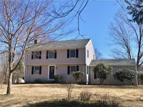 2 Heritage Circle, Clinton, CT 06413