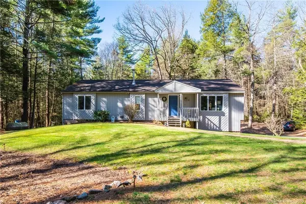 17 Stonehedge Way, Granby, CT 06060