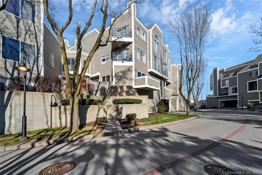 11 Harbour Close #11, New Haven, CT 06519