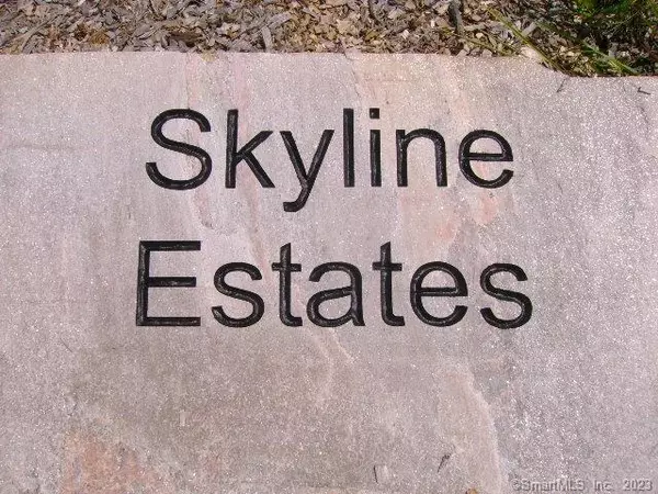 27 Skyline Drive, East Hampton, CT 06424