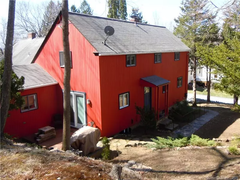 40 Hotchkiss Avenue, Thomaston, CT 06787