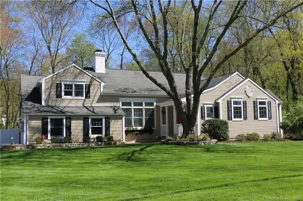 15 Malvern Road, Stamford, CT 06905
