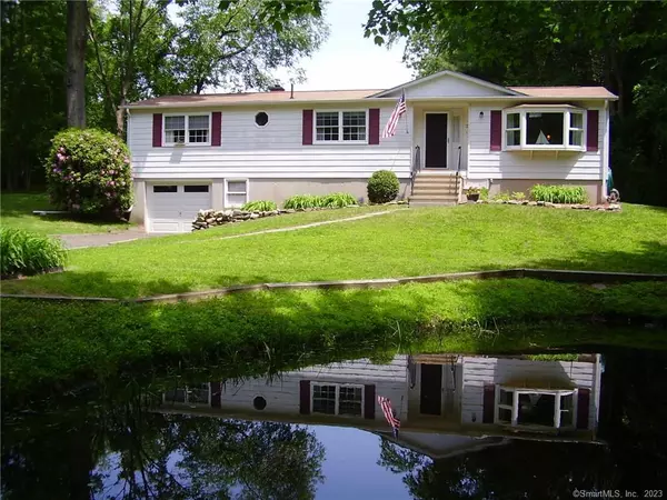 2 Woodland Drive, Clinton, CT 06413