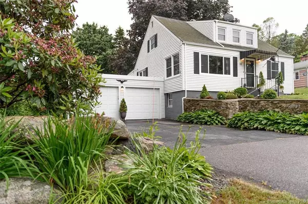 33 Benham Avenue, Waterford, CT 06375