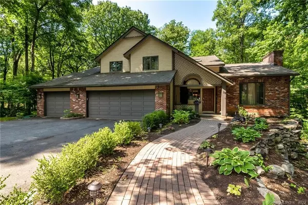 37 Daniel Trace, Burlington, CT 06013