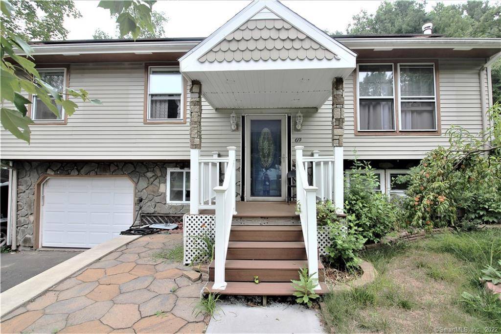 69 Carriage Drive, Naugatuck, CT 06770