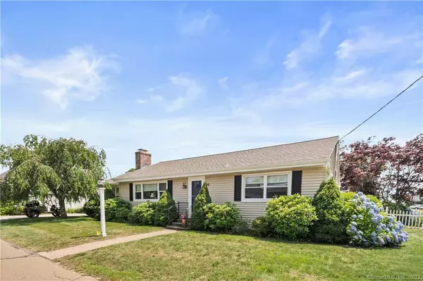 22 Clubhouse Lane, Old Saybrook, CT 06475